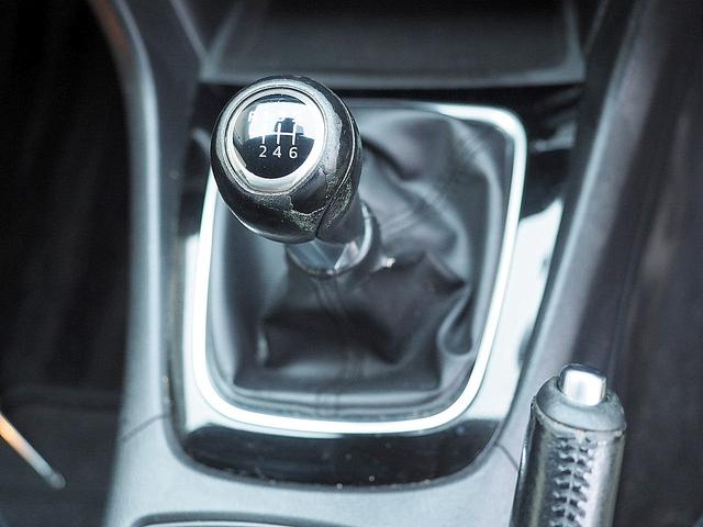 アテンザワゴン ＸＤ　◆６速マニュアル◆クリーンディーゼルターボ◆衝突軽減ブレーキ◆クルーズコントロール◆ナビ◆フルセグテレビ◆ＤＶＤ再生◆Ｂｌｕｅｔｏｏｔｈ◆バックモニター◆ＥＴＣ◆ＨＩＤ◆アイドリングストップ◆スマキー（65枚目）