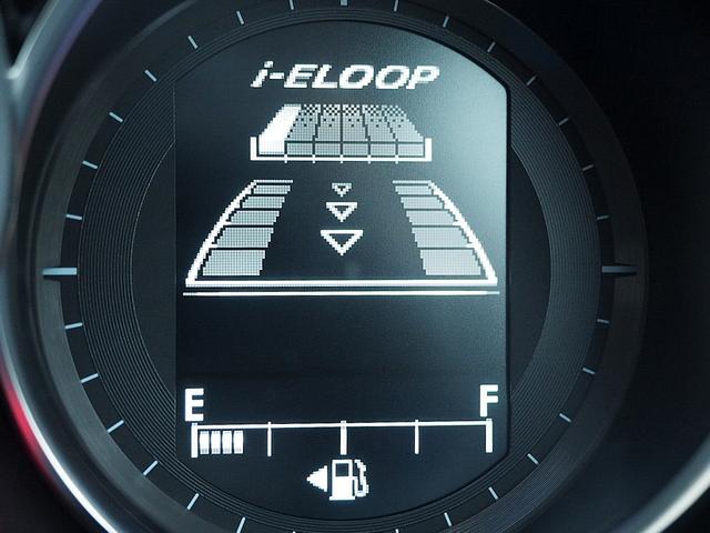 アテンザワゴン ＸＤ　◆６速マニュアル◆クリーンディーゼルターボ◆衝突軽減ブレーキ◆クルーズコントロール◆ナビ◆フルセグテレビ◆ＤＶＤ再生◆Ｂｌｕｅｔｏｏｔｈ◆バックモニター◆ＥＴＣ◆ＨＩＤ◆アイドリングストップ◆スマキー（69枚目）