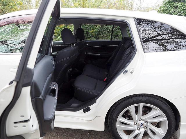 レヴォーグ １．６ＧＴアイサイト　Ｓスタイル　◆４ＷＤ◆ターボ◆アイサイト◆全車速追従機能付クルーズ◆プリクラッシュ◆アクティブレーンキープ◆車線逸脱警報◆ナビ◆ＴＶ◆ＥＴＣ◆ＬＥＤライト◆パワーシート◆ＳＩ－ＤＲＩＶＥ◆Ｉ－ＳＴＯＰ◆スマキー（25枚目）