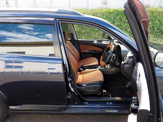 エクシーガクロスオーバー７ ２．５ｉアイサイト　◆４ＷＤ◆アイサイト◆全車速追従機能付クルーズコントロール◆プリクラッシュブレーキ◆車線逸脱警報◆ＳＩ－ＤＲＩＶＥ◆ナビ◆ＴＶ◆バックモニター◆ドラレコ◆ＥＴＣ◆パワーシート◆シートヒーター◆スマキー（20枚目）