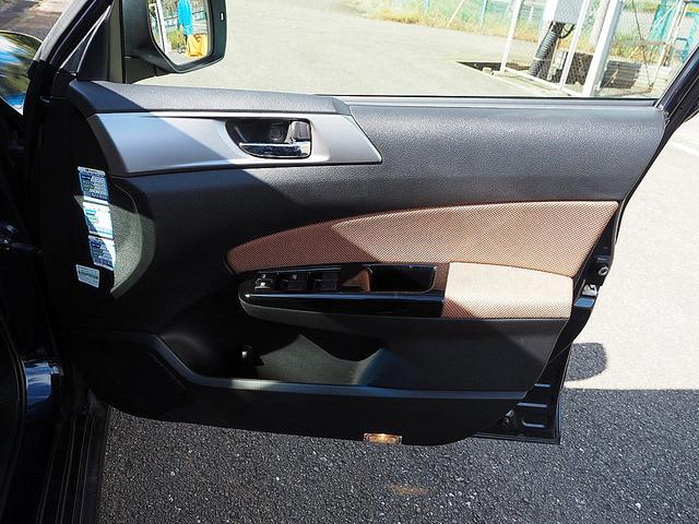 エクシーガクロスオーバー７ ２．５ｉアイサイト　◆４ＷＤ◆アイサイト◆全車速追従機能付クルーズコントロール◆プリクラッシュブレーキ◆車線逸脱警報◆ＳＩ－ＤＲＩＶＥ◆ナビ◆ＴＶ◆バックモニター◆ドラレコ◆ＥＴＣ◆パワーシート◆シートヒーター◆スマキー（32枚目）