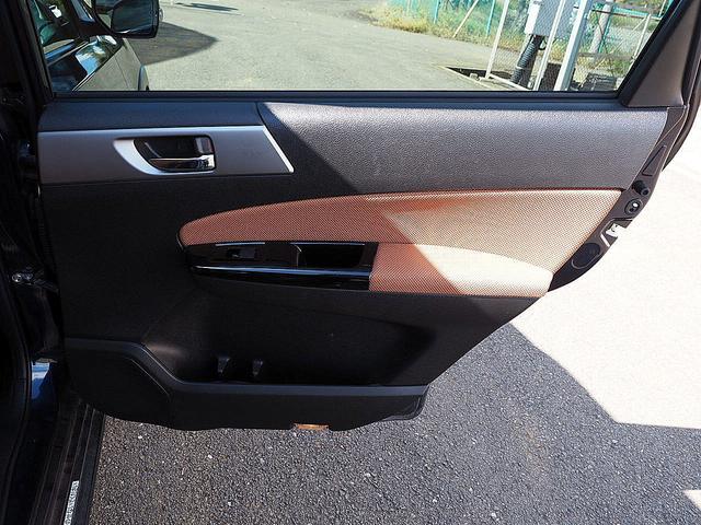 エクシーガクロスオーバー７ ２．５ｉアイサイト　◆４ＷＤ◆アイサイト◆全車速追従機能付クルーズコントロール◆プリクラッシュブレーキ◆車線逸脱警報◆ＳＩ－ＤＲＩＶＥ◆ナビ◆ＴＶ◆バックモニター◆ドラレコ◆ＥＴＣ◆パワーシート◆シートヒーター◆スマキー（33枚目）