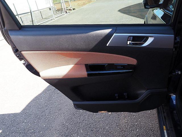 エクシーガクロスオーバー７ ２．５ｉアイサイト　◆４ＷＤ◆アイサイト◆全車速追従機能付クルーズコントロール◆プリクラッシュブレーキ◆車線逸脱警報◆ＳＩ－ＤＲＩＶＥ◆ナビ◆ＴＶ◆バックモニター◆ドラレコ◆ＥＴＣ◆パワーシート◆シートヒーター◆スマキー（37枚目）