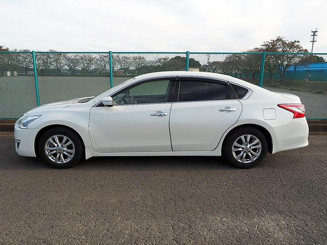 衝突回避支援システム「エマージェンシーブレーキ」および「踏み間違い衝突防止アシスト」が装備されております！！