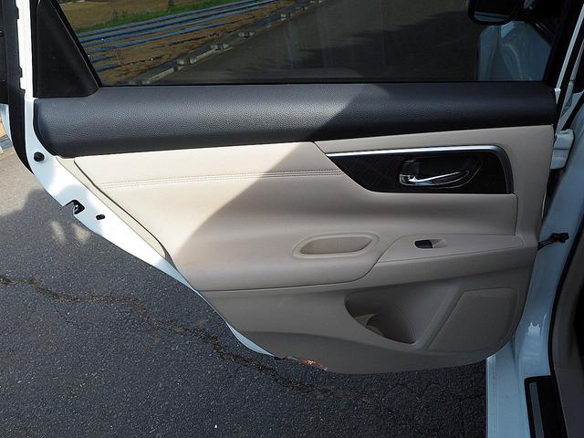 左後ろドアトリムです！！