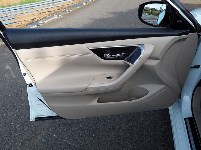 助手席ドアトリムです！！