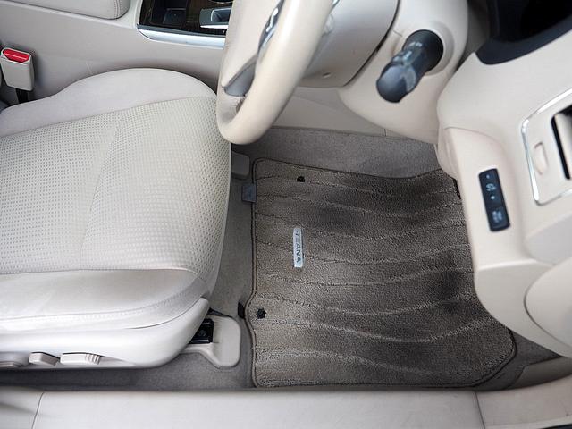 運転席フロアマットです！！