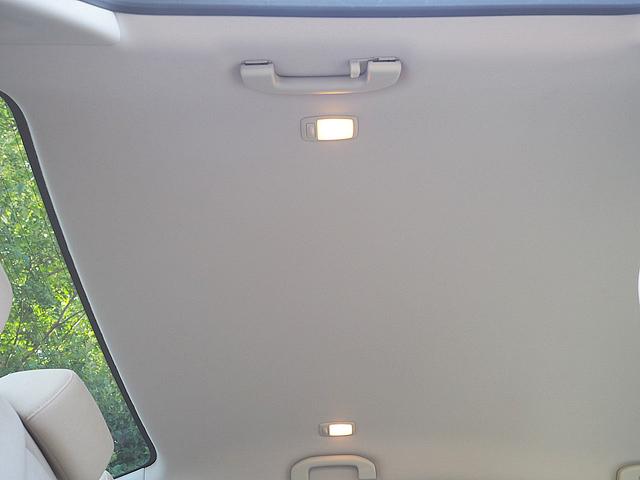 右後ろドア部から