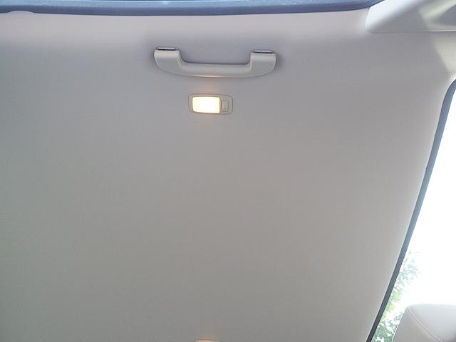 左後ろドア部から