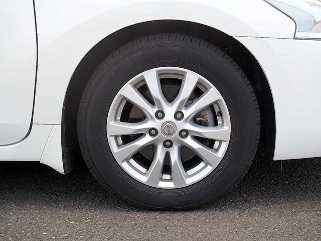 【装備品】　純正１６インチアルミホイールが装備されております！！