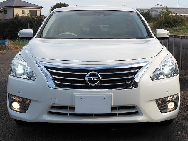 【装備品】　キセノンヘッドランプ（プロジェクタータイプ）、フォグランプが装備されております！！