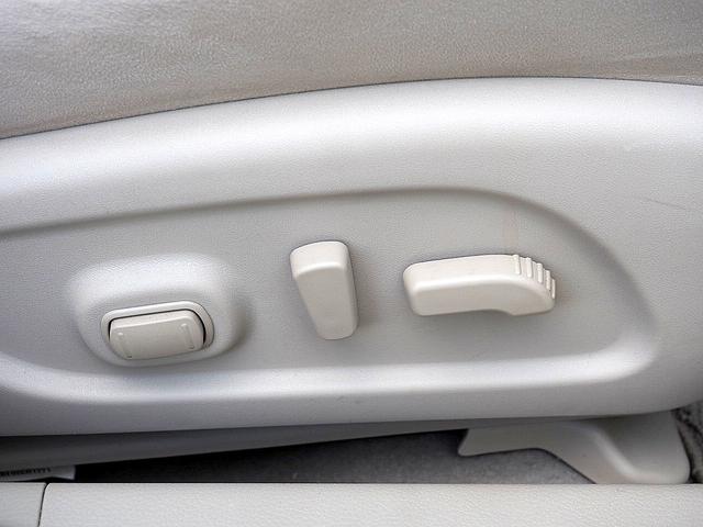 【装備品】　運転席には、パワーシート機能が装備されております！！