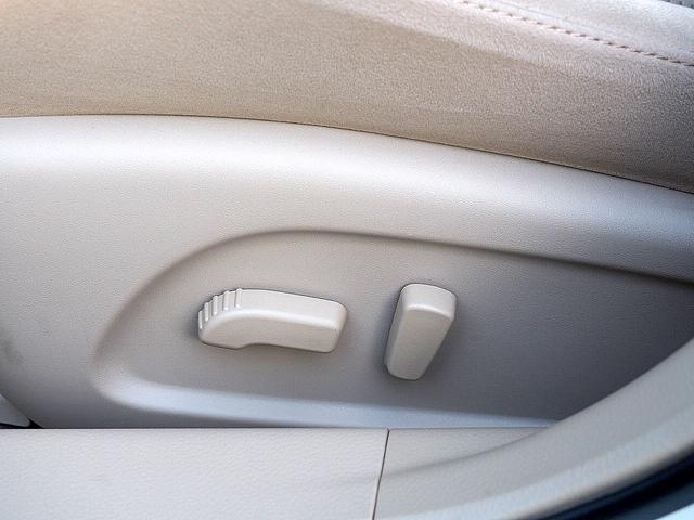 【装備品】　助手席には、パワーシート機能・助手席パワーオットマンが装備されております！！