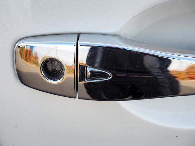 【装備品】　盗難防止の「エンジンイモビライザー」が装備されております！！