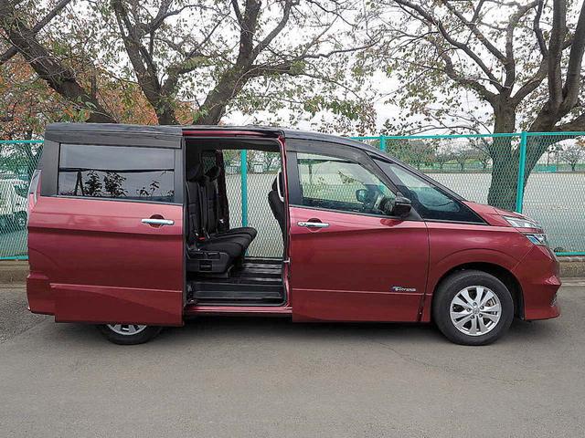 セレナ ハイウェイスター　◆４ＷＤ◆プロパイロット◆セーフティパックＢ◆エマージェンシーブレーキ◆踏み間違い衝突防止◆インテリジェントＬＩ◆ＬＤＷ◆ＬＤＰ◆両側オートスライド◆ナビ◆ＴＶ◆アラウンドビュー◆ＥＴＣ◆インテリキー（8枚目）