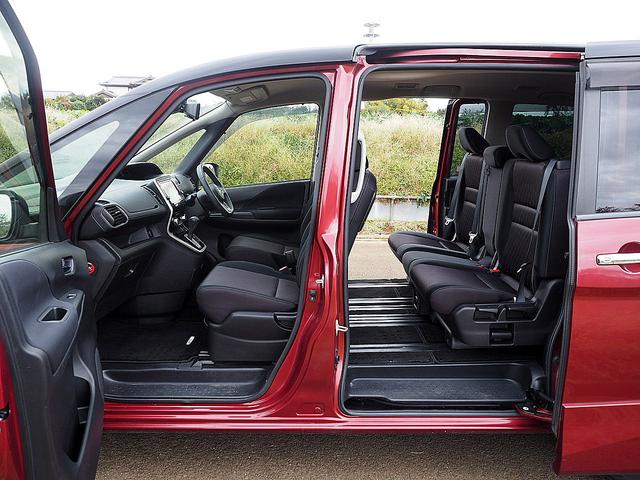 セレナ ハイウェイスター　◆４ＷＤ◆プロパイロット◆セーフティパックＢ◆エマージェンシーブレーキ◆踏み間違い衝突防止◆インテリジェントＬＩ◆ＬＤＷ◆ＬＤＰ◆両側オートスライド◆ナビ◆ＴＶ◆アラウンドビュー◆ＥＴＣ◆インテリキー（28枚目）