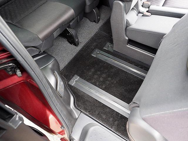 セレナ ハイウェイスター　◆４ＷＤ◆プロパイロット◆セーフティパックＢ◆エマージェンシーブレーキ◆踏み間違い衝突防止◆インテリジェントＬＩ◆ＬＤＷ◆ＬＤＰ◆両側オートスライド◆ナビ◆ＴＶ◆アラウンドビュー◆ＥＴＣ◆インテリキー（41枚目）