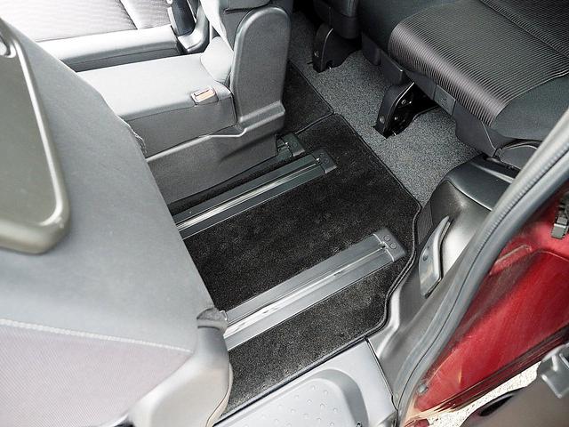 セレナ ハイウェイスター　◆４ＷＤ◆プロパイロット◆セーフティパックＢ◆エマージェンシーブレーキ◆踏み間違い衝突防止◆インテリジェントＬＩ◆ＬＤＷ◆ＬＤＰ◆両側オートスライド◆ナビ◆ＴＶ◆アラウンドビュー◆ＥＴＣ◆インテリキー（42枚目）