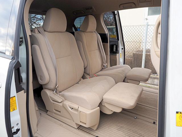 エスティマ アエラス　◆中後期型◆両側パワースライド◆ナビ◆ＴＶ◆Ｂｌｕｅｔｏｏｔｈオーディオ◆後席フリップダウンモニター◆リアカメラ◆ＥＴＣ◆エアロパーツ◆１８インチアルミホイール◆ＨＩＤ◆クルーズコントロール◆スマキー（24枚目）