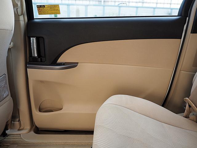 エスティマ アエラス　◆中後期型◆両側パワースライド◆ナビ◆ＴＶ◆Ｂｌｕｅｔｏｏｔｈオーディオ◆後席フリップダウンモニター◆リアカメラ◆ＥＴＣ◆エアロパーツ◆１８インチアルミホイール◆ＨＩＤ◆クルーズコントロール◆スマキー（33枚目）