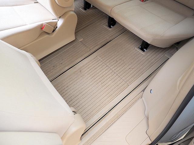 エスティマ アエラス　◆中後期型◆両側パワースライド◆ナビ◆ＴＶ◆Ｂｌｕｅｔｏｏｔｈオーディオ◆後席フリップダウンモニター◆リアカメラ◆ＥＴＣ◆エアロパーツ◆１８インチアルミホイール◆ＨＩＤ◆クルーズコントロール◆スマキー（45枚目）