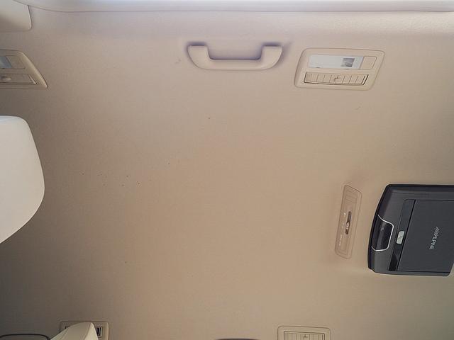 エスティマ アエラス　◆中後期型◆両側パワースライド◆ナビ◆ＴＶ◆Ｂｌｕｅｔｏｏｔｈオーディオ◆後席フリップダウンモニター◆リアカメラ◆ＥＴＣ◆エアロパーツ◆１８インチアルミホイール◆ＨＩＤ◆クルーズコントロール◆スマキー（50枚目）