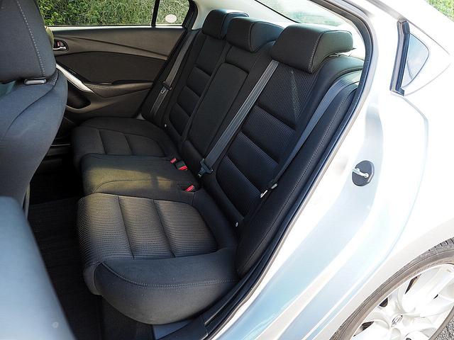 アテンザセダン ＸＤプロアクティブ　◆中期型◆６速マニュアル◆ディーゼルターボ◆セーフティクルーズＰＫＧ◆レーダークルーズ◆衝突軽減ブレーキ◆ブラインドスポットモニタリング◆レーンキープアシスト◆ナビ◆ＴＶ◆Ｂモニター◆ＥＴＣ◆スマキー（26枚目）