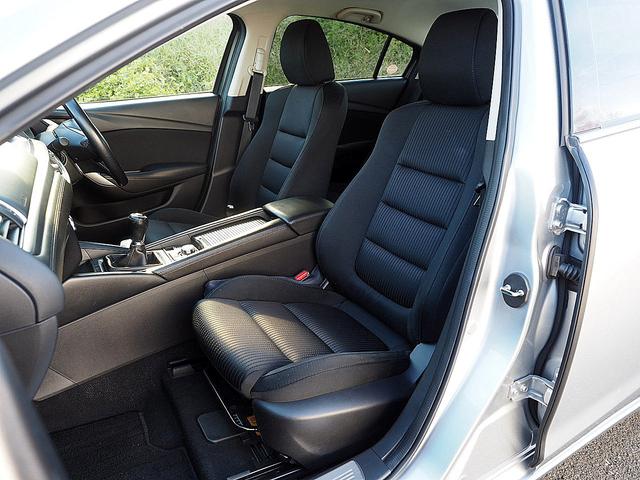 アテンザセダン ＸＤプロアクティブ　◆中期型◆６速マニュアル◆ディーゼルターボ◆セーフティクルーズＰＫＧ◆レーダークルーズ◆衝突軽減ブレーキ◆ブラインドスポットモニタリング◆レーンキープアシスト◆ナビ◆ＴＶ◆Ｂモニター◆ＥＴＣ◆スマキー（28枚目）