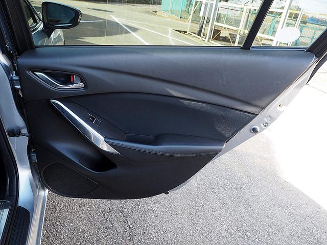 アテンザセダン ＸＤプロアクティブ　◆中期型◆６速マニュアル◆ディーゼルターボ◆セーフティクルーズＰＫＧ◆レーダークルーズ◆衝突軽減ブレーキ◆ブラインドスポットモニタリング◆レーンキープアシスト◆ナビ◆ＴＶ◆Ｂモニター◆ＥＴＣ◆スマキー（30枚目）