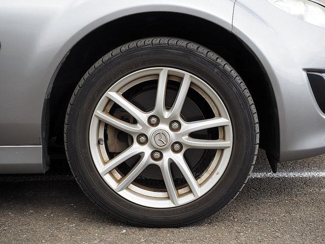 【装備品】　純正１６インチアルミホイールが装備されております！！