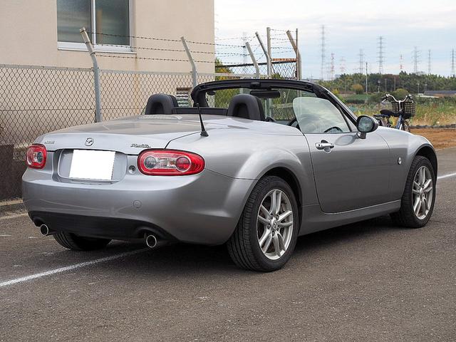 【装備品】　パワーリトラクタブルハードトップ（電動開閉ルーフ）が装備されております！！