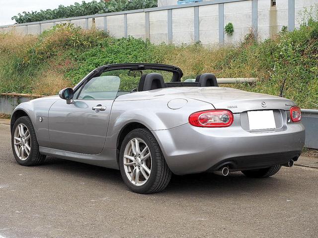 【装備品】　パワーリトラクタブルハードトップ（電動開閉ルーフ）が装備されております！！