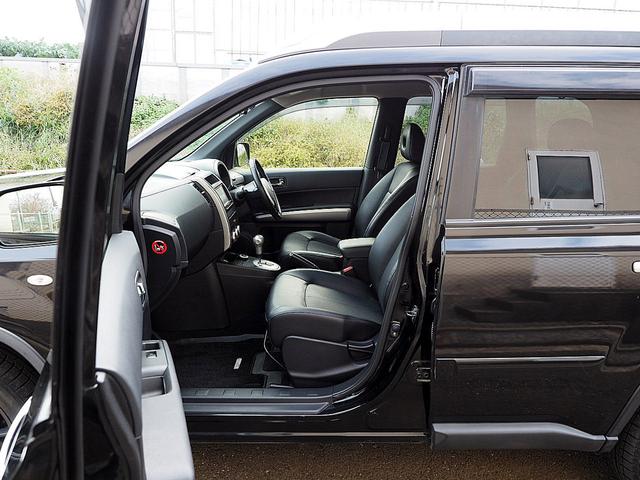 エクストレイル 20GT ブラック エクストリーマーX ◆4WD◆ディーゼルターボ◆ブラックエクストリーマーX専用装備◆ナビ◆フルセグ◆Bluetooth◆バックモニター◆ドラレコ◆ETC◆HID◆防水シート◆全席シートヒーター◆クルコン◆インテリキー(27枚目)