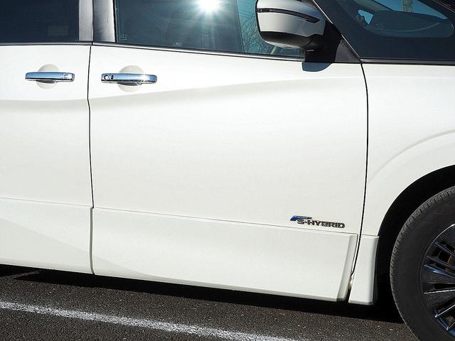 セレナ ライダーオテック３０ｔｈアニバサリプロパイロットＥＤ　プロパイロット／インテリジェントクルーズコントロール／エマブレ／踏み間違い衝突防止／電動パーキングブレーキ／両側ハンズフリー＆ワンタッチオートスライド／ナビ／ＴＶ／バックモニター／本革／シートヒーター（4枚目）