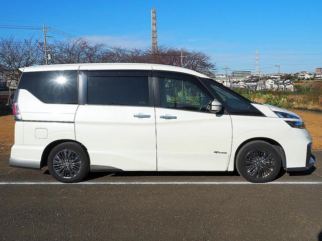 セレナ ライダーオテック３０ｔｈアニバサリプロパイロットＥＤ　プロパイロット／インテリジェントクルーズコントロール／エマブレ／踏み間違い衝突防止／電動パーキングブレーキ／両側ハンズフリー＆ワンタッチオートスライド／ナビ／ＴＶ／バックモニター／本革／シートヒーター（7枚目）