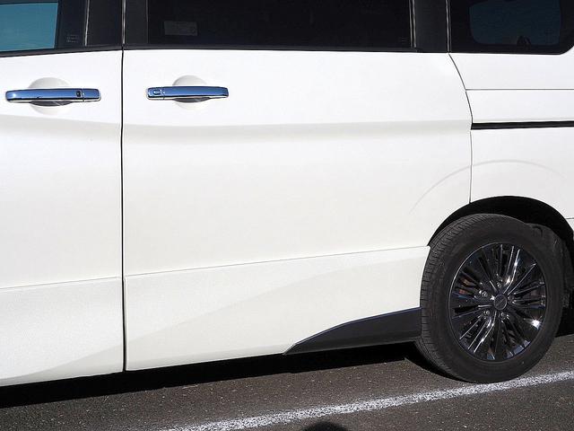 セレナ ライダーオテック３０ｔｈアニバサリプロパイロットＥＤ　プロパイロット／インテリジェントクルーズコントロール／エマブレ／踏み間違い衝突防止／電動パーキングブレーキ／両側ハンズフリー＆ワンタッチオートスライド／ナビ／ＴＶ／バックモニター／本革／シートヒーター（13枚目）