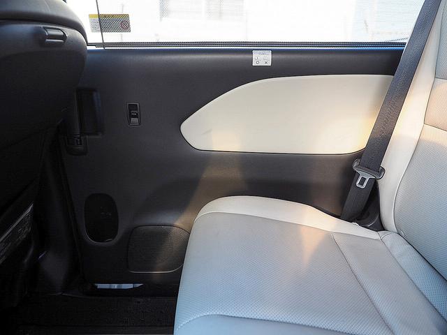 セレナ ライダーオテック３０ｔｈアニバサリプロパイロットＥＤ　プロパイロット／インテリジェントクルーズコントロール／エマブレ／踏み間違い衝突防止／電動パーキングブレーキ／両側ハンズフリー＆ワンタッチオートスライド／ナビ／ＴＶ／バックモニター／本革／シートヒーター（33枚目）