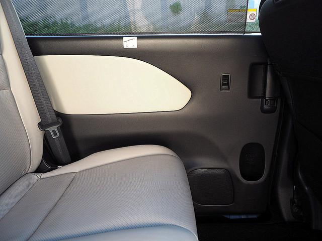 セレナ ライダーオテック３０ｔｈアニバサリプロパイロットＥＤ　プロパイロット／インテリジェントクルーズコントロール／エマブレ／踏み間違い衝突防止／電動パーキングブレーキ／両側ハンズフリー＆ワンタッチオートスライド／ナビ／ＴＶ／バックモニター／本革／シートヒーター（37枚目）