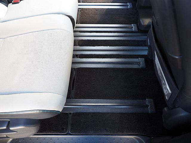 セレナ ライダーオテック３０ｔｈアニバサリプロパイロットＥＤ　プロパイロット／インテリジェントクルーズコントロール／エマブレ／踏み間違い衝突防止／電動パーキングブレーキ／両側ハンズフリー＆ワンタッチオートスライド／ナビ／ＴＶ／バックモニター／本革／シートヒーター（40枚目）