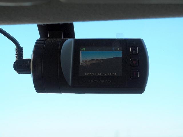 セレナ ライダーオテック３０ｔｈアニバサリプロパイロットＥＤ　プロパイロット／インテリジェントクルーズコントロール／エマブレ／踏み間違い衝突防止／電動パーキングブレーキ／両側ハンズフリー＆ワンタッチオートスライド／ナビ／ＴＶ／バックモニター／本革／シートヒーター（62枚目）