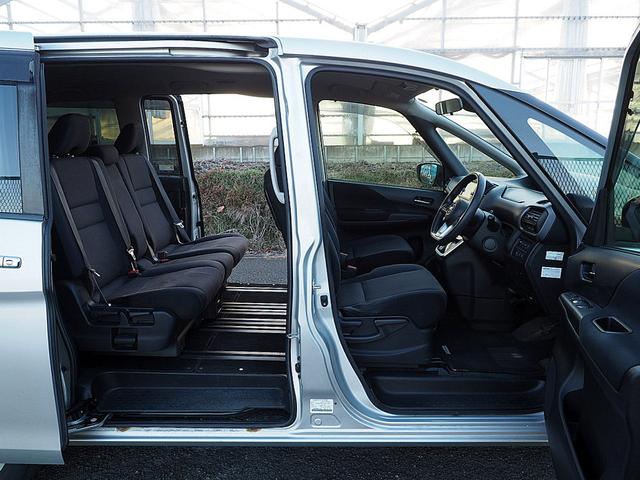 セレナ Ｘ　◆４ＷＤ◆両側オートスライドドア◆エマブレ／◆ＬＤＷ◆セーフティパックＡ◆踏み間違い衝突防止◆アラウンドビュー◆ナビ◆ＴＶ◆後席フリップダウンモニター◆ＥＴＣ◆ＬＥＤヘッドランプ◆クルコン◆快適パック（22枚目）