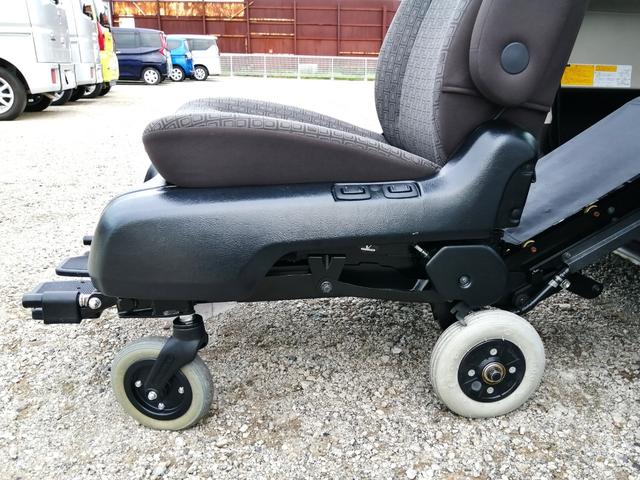 ポルテ Ｘ　サイドアクセス車　Ｂタイプ　手動車いす用収納装置付　車検２年付　脱着シート仕様　手動式　リモコン式回転昇降シート　車いす用収納装置電動式　３名乗車　パワースライドドア　キーレス　ＥＴＣ　全国対応１年保証付き　修復歴無し（15枚目）