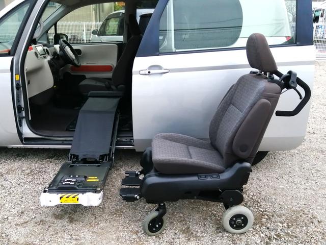 ポルテ Ｘ　サイドアクセス車　Ｂタイプ　手動車いす用収納装置付　車検２年付　脱着シート仕様　手動式　リモコン式回転昇降シート　車いす用収納装置電動式　３名乗車　パワースライドドア　キーレス　ＥＴＣ　全国対応１年保証付き　修復歴無し（18枚目）