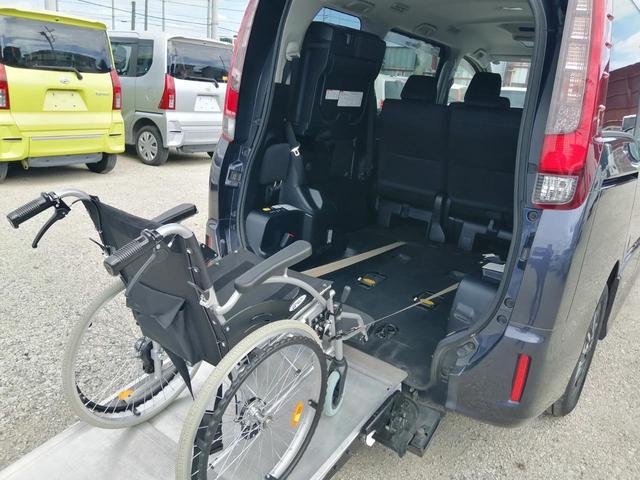 ノア Ｓｉ　車いす仕様車　スロープタイプ　タイプ２　サードシート付　車検２年付　後退防止装置　車いす１名＋５名乗車　通常８名乗車　純正ナビ　バックカメラ　フルセグＴＶ　バックカメラ　フリップダウンモニター　ＥＴＣ　両側パワースライドドア　全国１年保証付き　修復歴無（14枚目）