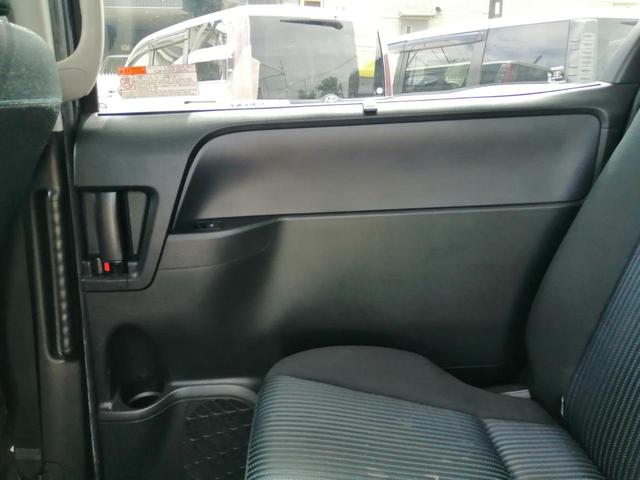 ノア Ｓｉ　車いす仕様車　スロープタイプ　タイプ２　サードシート付　車検２年付　後退防止装置　車いす１名＋５名乗車　通常８名乗車　純正ナビ　バックカメラ　フルセグＴＶ　バックカメラ　フリップダウンモニター　ＥＴＣ　両側パワースライドドア　全国１年保証付き　修復歴無（56枚目）