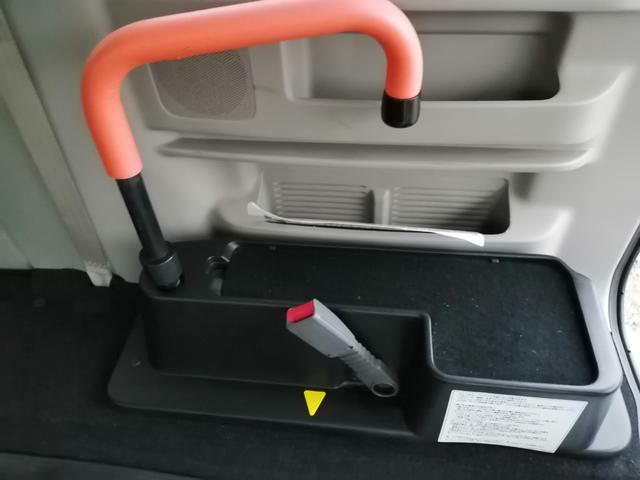 ＮＶ１００クリッパーリオ チェアキャブ　スロープタイプ　車検２年付　福祉装置点検済　車いす１名＋３名乗車　通常４名乗車　リモコン式電動ウィンチ　社外ナビ　　エマージェンシーブレーキ　プッシュエンジンスタート　全国対応１年保証付き　修復歴無し（26枚目）