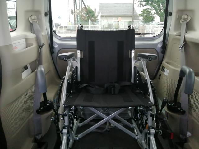 Ｎ－ＢＯＸ 　車検　２年付　車いすスロープ　福祉装置点検済　車いす１名＋２名乗車　通常４名乗車　リモコン式電動ウィンチ　社外ナビ　バックカメラ　ＥＴＣ　全国対応１年保証付き　修復歴無し（17枚目）