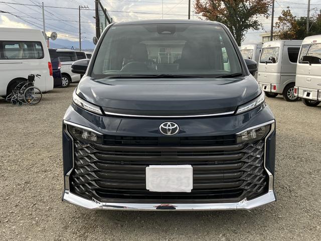 ヴォクシー Ｓ－Ｇ　タイプＩＩ　サードシート付　車検２年付　福祉装置点検済　車いす１名＋４名乗車トヨタセーフティセンス　両側パワースライドドア　ユニバーサルステップ付　全国１年保証付き　修復歴無（3枚目）