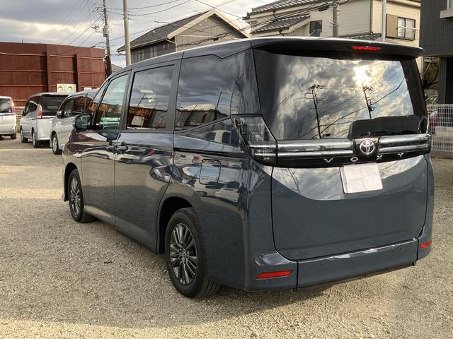 ヴォクシー Ｓ－Ｇ　タイプＩＩ　サードシート付　車検２年付　福祉装置点検済　車いす１名＋４名乗車トヨタセーフティセンス　両側パワースライドドア　ユニバーサルステップ付　全国１年保証付き　修復歴無（8枚目）