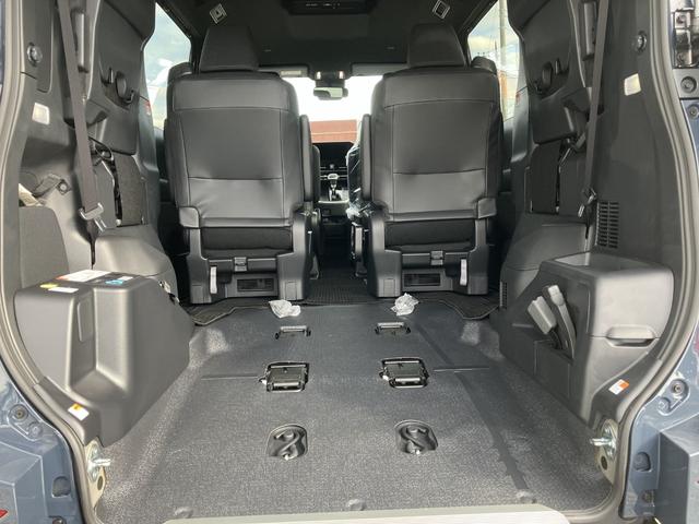 ヴォクシー Ｓ－Ｇ　タイプＩＩ　サードシート付　車検２年付　福祉装置点検済　車いす１名＋４名乗車トヨタセーフティセンス　両側パワースライドドア　ユニバーサルステップ付　全国１年保証付き　修復歴無（12枚目）